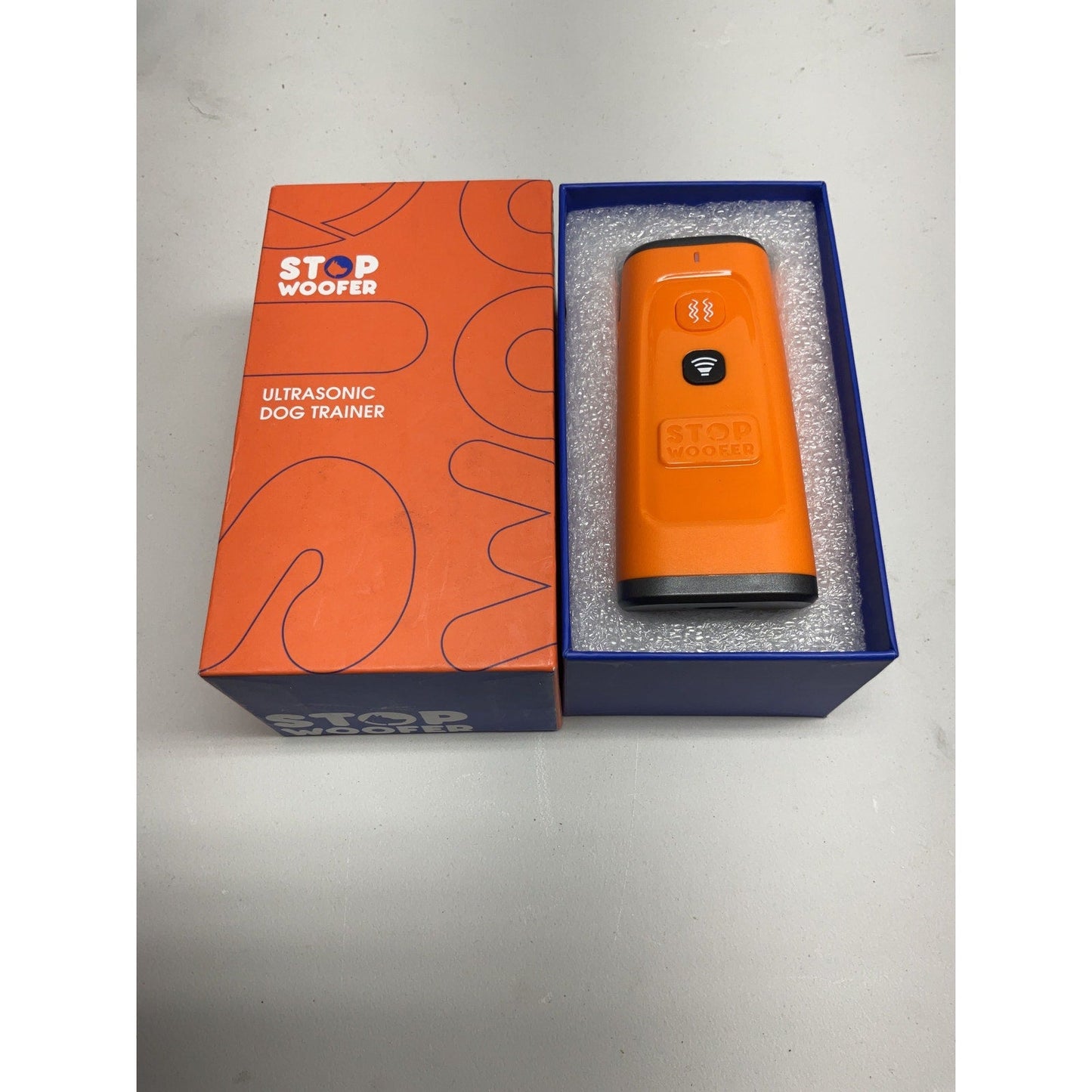 STOP WOOFER ultrasonic dog trainer