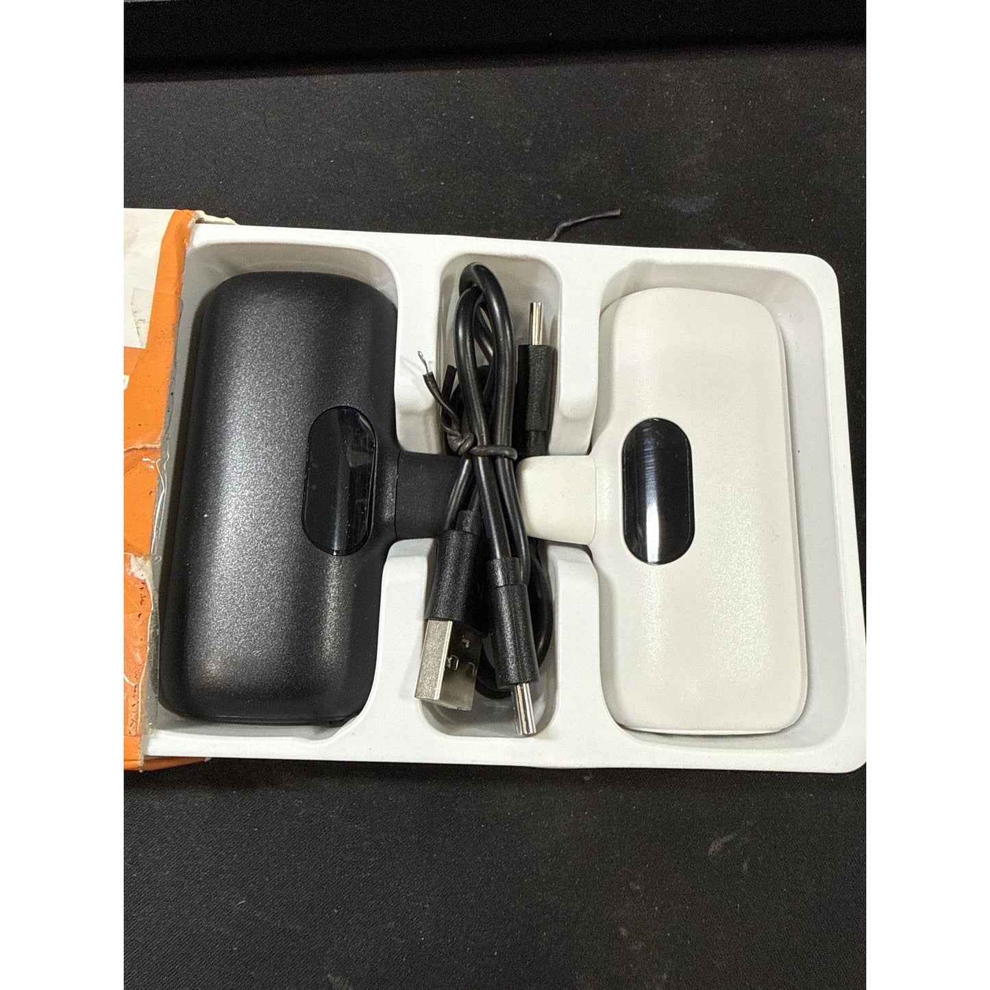 Black and white USBc PowerBank 5000 mah 2 pack